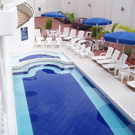 Hotel Zamba Girardot Bagian luar foto