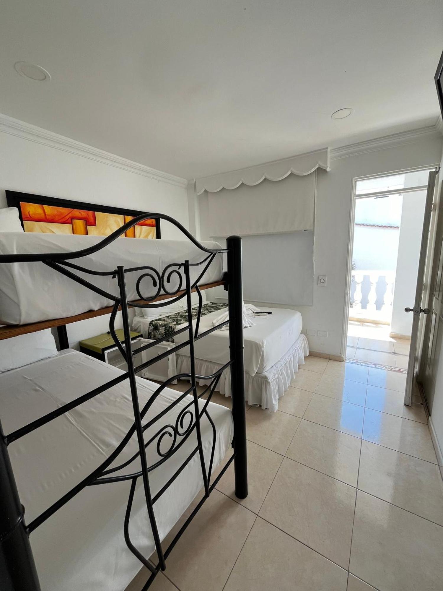 Hotel Zamba Girardot Bagian luar foto