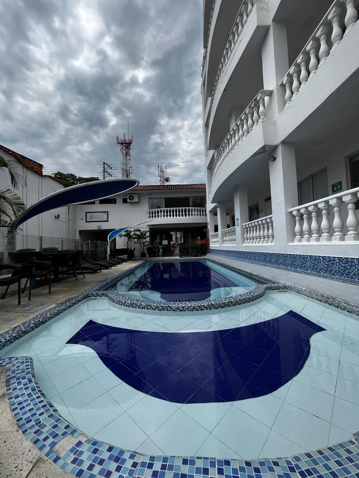 Hotel Zamba Girardot Bagian luar foto
